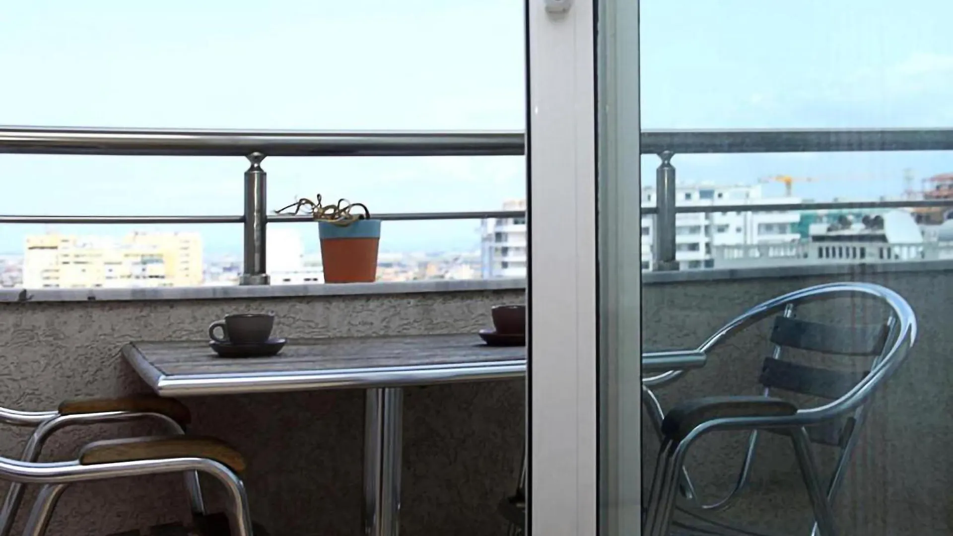 Edurres Terminal Apartment 9 0*, דורס