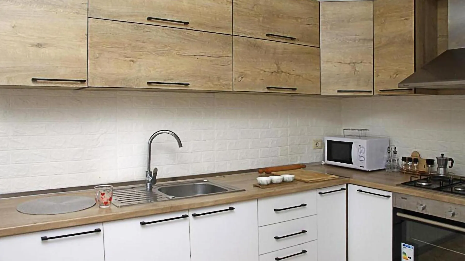Edurres Terminal Apartment 9 אלבניה