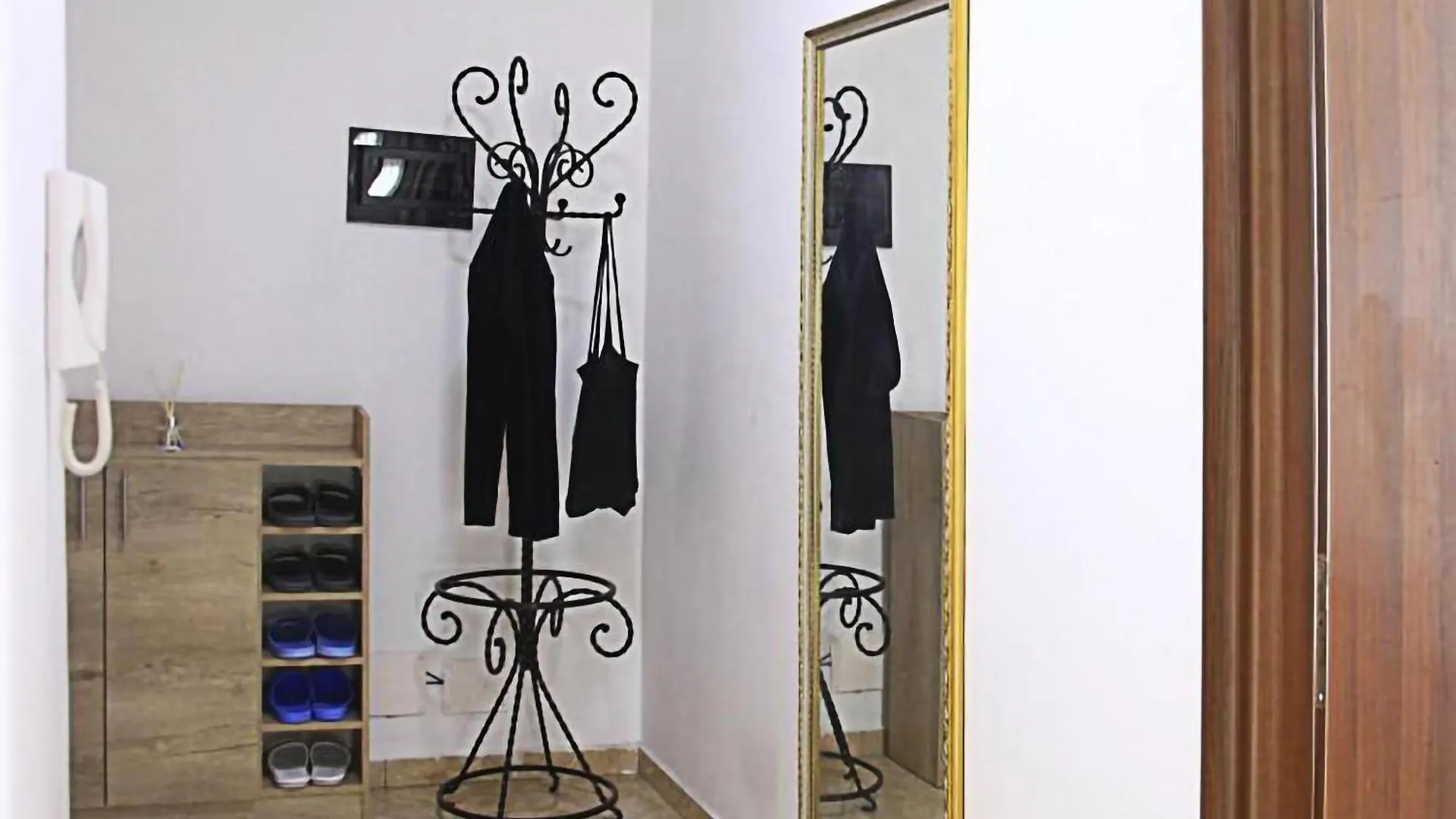 Edurres Terminal Apartment 9 אלבניה